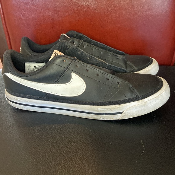 Nike Court Legacy - Classic style and colour! - Picture 2 of 6